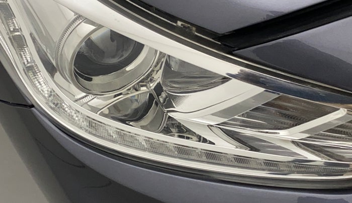 2018 Hyundai Verna 1.6 VTVT SX O, Petrol, Manual, 76,594 km, Right headlight - Minor scratches
