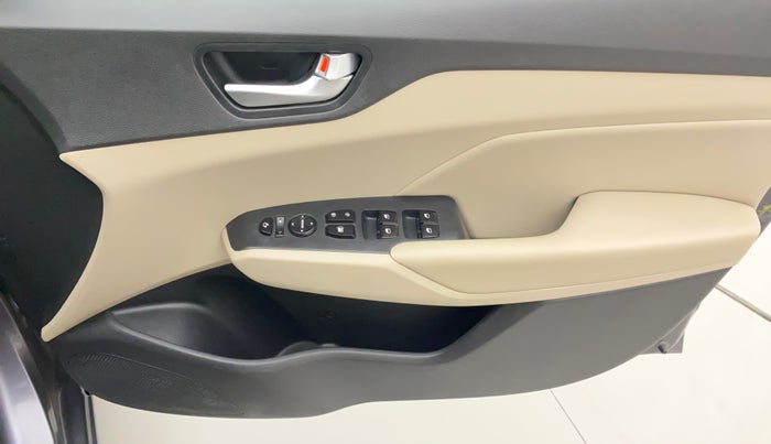 2018 Hyundai Verna 1.6 VTVT SX O, Petrol, Manual, 76,594 km, Driver Side Door Panels Control