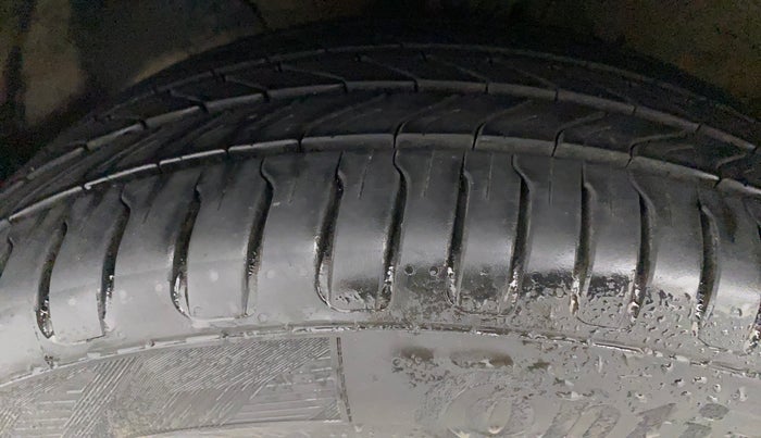 2018 Hyundai Verna 1.6 VTVT SX O, Petrol, Manual, 76,594 km, Left Front Tyre Tread