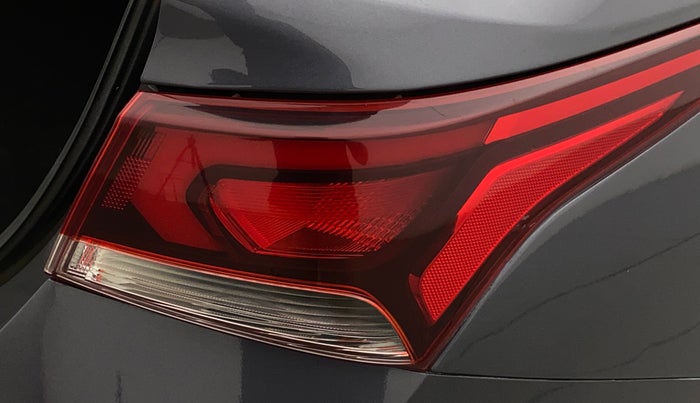 2018 Hyundai Verna 1.6 VTVT SX O, Petrol, Manual, 76,594 km, Right tail light - Minor damage