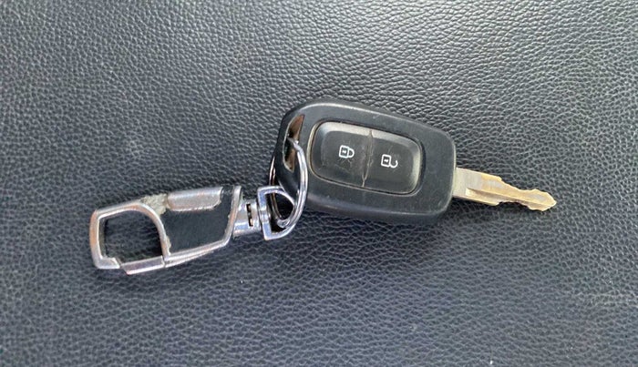 2017 Datsun Redi Go T (O), Petrol, Manual, 31,628 km, Key Close Up