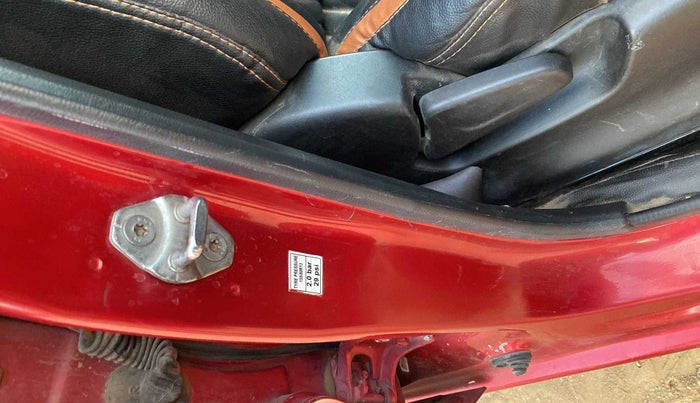 2017 Datsun Redi Go T (O), Petrol, Manual, 31,628 km, Right B pillar - Slightly rusted