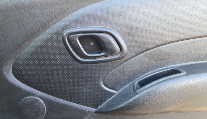 2017 Datsun Redi Go T (O), Petrol, Manual, 31,628 km, Driver Side Adjustment Panel