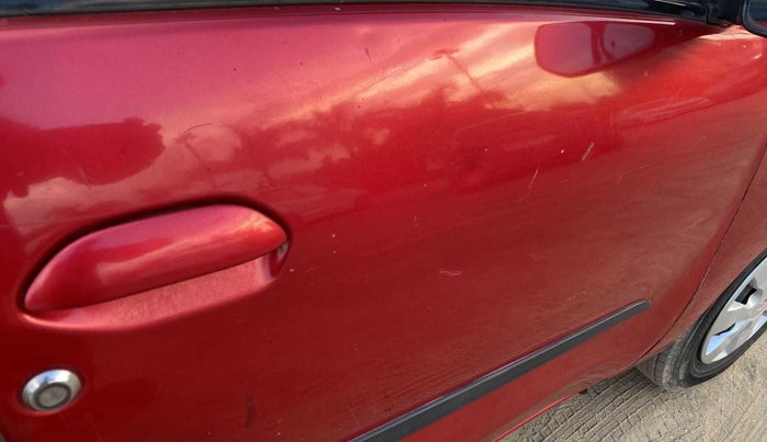 2017 Datsun Redi Go T (O), Petrol, Manual, 31,628 km, Driver-side door - Minor scratches