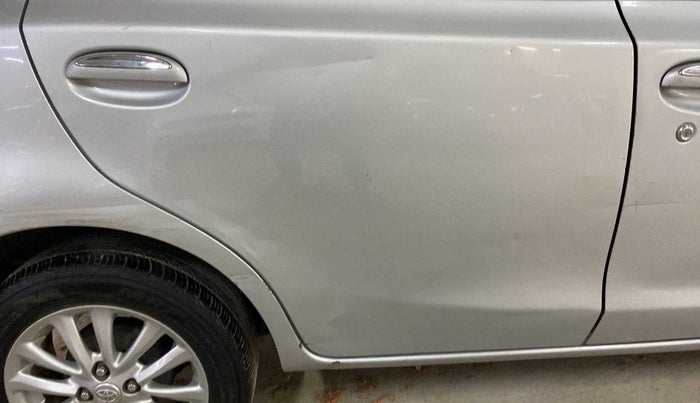 2013 Toyota Etios Liva V, Petrol, Manual, 75,671 km, Right rear door - Slightly dented