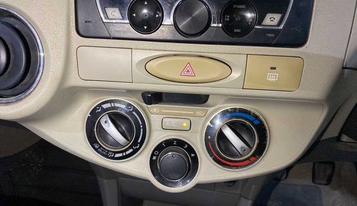 2013 Toyota Etios Liva V, Petrol, Manual, 75,671 km, AC Unit - Car heater not working