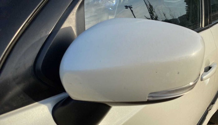 2017 Maruti IGNIS DELTA 1.2, Petrol, Manual, 75,884 km, Left rear-view mirror - ORVM knob broken and not working