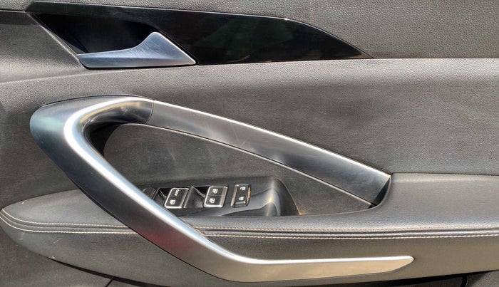 2019 MG HECTOR SHARP 1.5 DCT PETROL, Petrol, Automatic, 56,797 km, Driver Side Door Panels Control