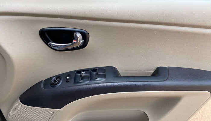 2013 Hyundai i10 MAGNA 1.2, Petrol, Manual, 51,831 km, Driver Side Door Panels Control