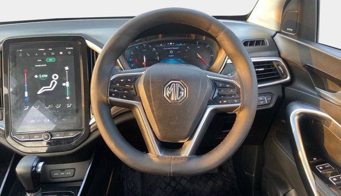 2019 MG HECTOR SHARP 1.5 DCT PETROL, Petrol, Automatic, 33,906 km, Steering Wheel Close Up