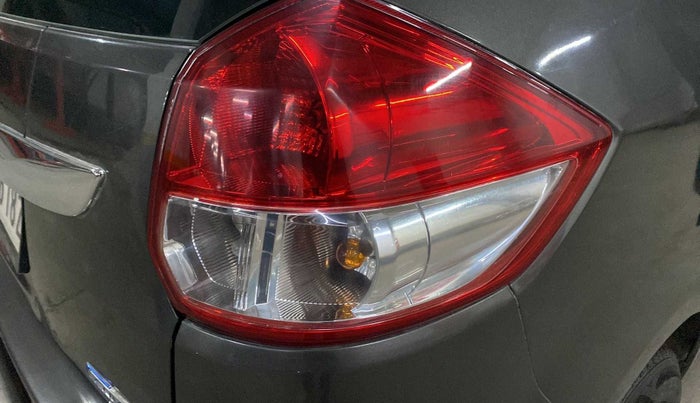 2015 Maruti Ertiga VDI SHVS, Diesel, Manual, 98,635 km, Right tail light - Minor scratches