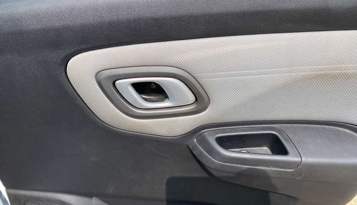 2020 Datsun Redi Go T (O), Petrol, Manual, 26,311 km, Driver Side Door Panels Control
