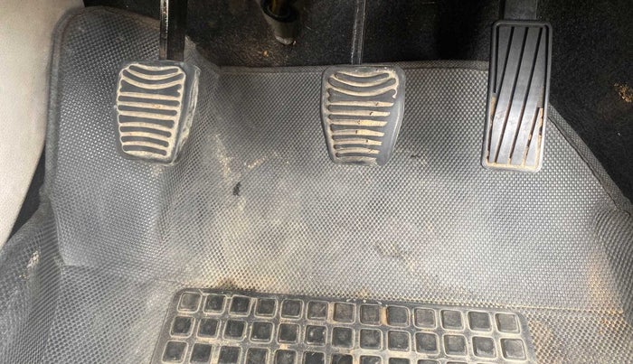 2019 Mahindra XUV300 W6 1.5 DIESEL, Diesel, Manual, 56,954 km, Pedals