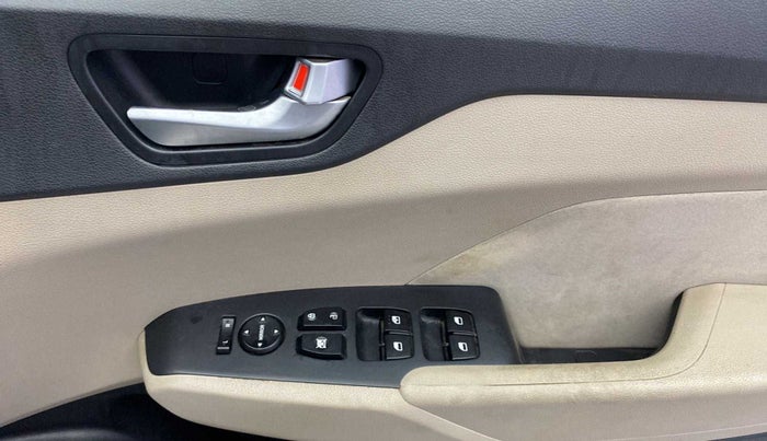 2017 Hyundai Verna 1.6 EX CRDI, Diesel, Manual, 81,471 km, Driver Side Door Panels Control