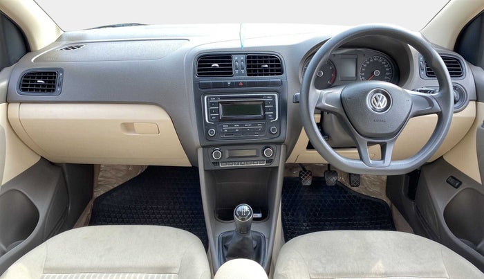 2015 Volkswagen Vento COMFORTLINE 1.6, Petrol, Manual, 23,808 km, Dashboard