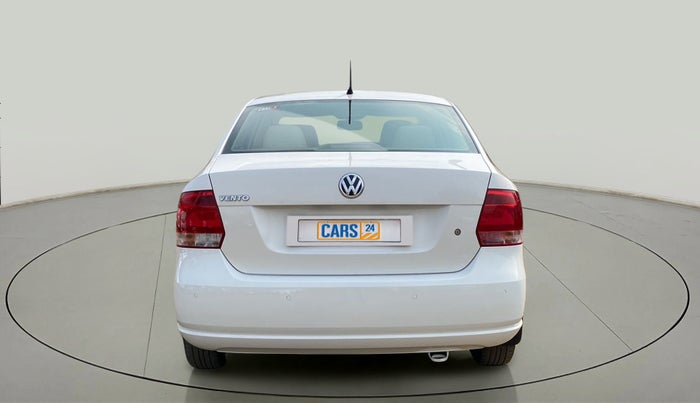 2015 Volkswagen Vento COMFORTLINE 1.6, Petrol, Manual, 23,808 km, Back/Rear