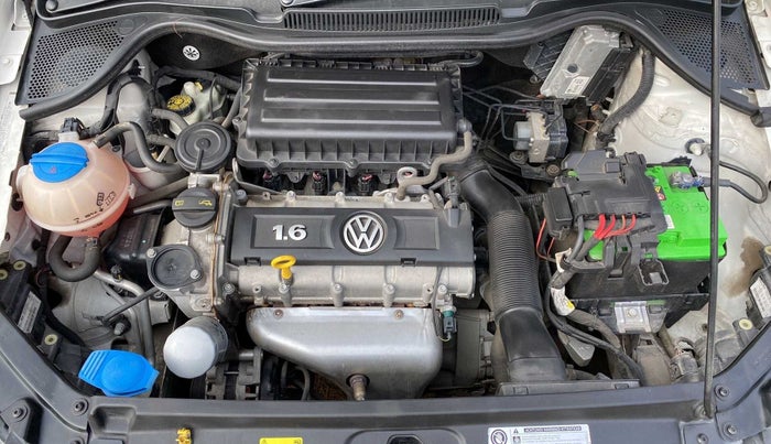 2015 Volkswagen Vento COMFORTLINE 1.6, Petrol, Manual, 23,808 km, Open Bonet