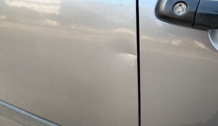2014 Maruti Swift LXI, Petrol, Manual, 50,374 km, Right rear door - Minor scratches
