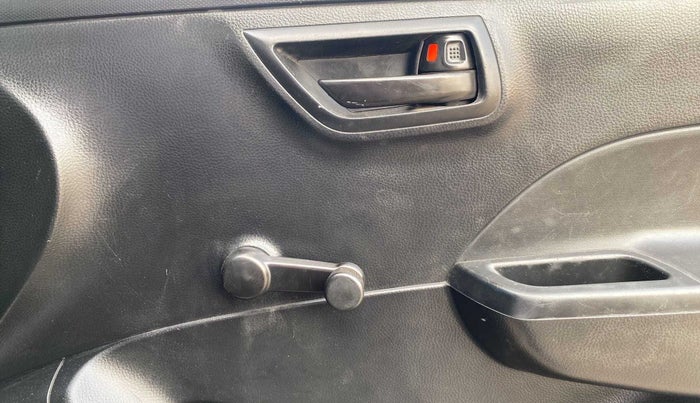 2014 Maruti Swift LXI, Petrol, Manual, 50,374 km, Driver Side Door Panels Control