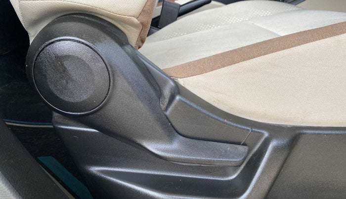 2019 Maruti New Wagon-R VXI 1.2 AMT, Petrol, Automatic, 27,065 km, Driver Side Adjustment Panel
