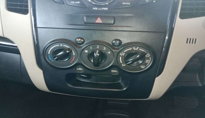 2017 Maruti Wagon R 1.0 VXI AMT, Petrol, Automatic, 64,365 km, AC Unit - Directional switch has minor damage