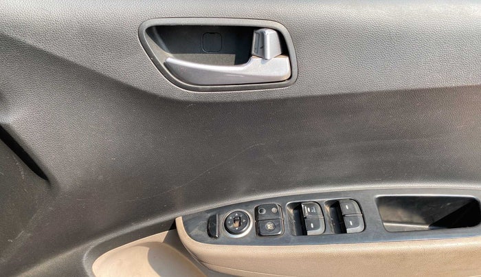 2015 Hyundai Grand i10 SPORTZ 1.2 KAPPA VTVT, Petrol, Manual, 74,545 km, Driver Side Door Panels Control