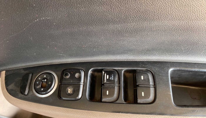 2015 Hyundai Grand i10 SPORTZ 1.2 KAPPA VTVT, Petrol, Manual, 74,545 km, Right front window switch / handle - Window making noise/ moving slow
