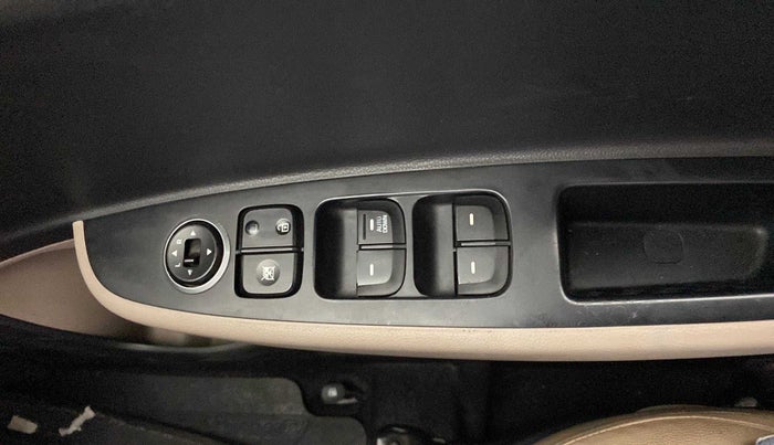 2016 Hyundai Grand i10 MAGNA 1.2 KAPPA VTVT, Petrol, Manual, 1,22,213 km, Driver Side Door Panels Control
