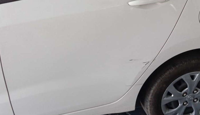 2016 Hyundai Grand i10 MAGNA 1.2 KAPPA VTVT, Petrol, Manual, 1,22,213 km, Rear left door - Minor scratches