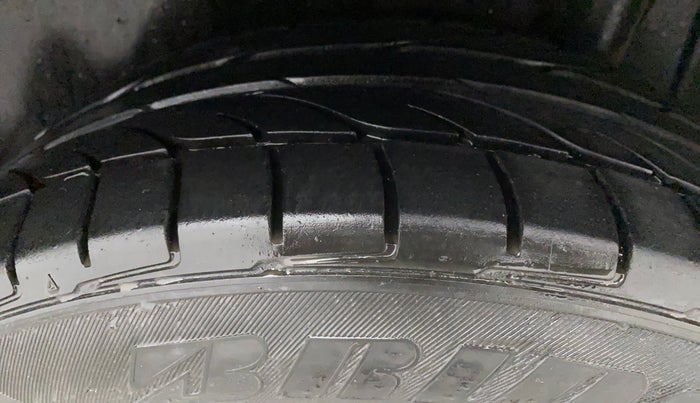 2017 Maruti S Cross ZETA 1.3, Diesel, Manual, 85,432 km, Left Rear Tyre Tread