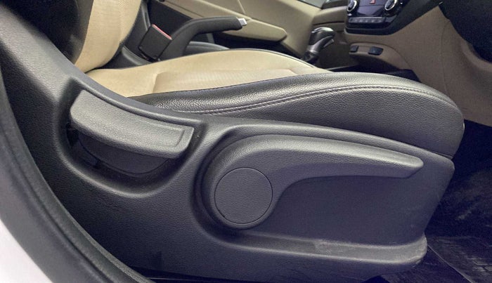2018 Hyundai Verna 1.6 VTVT SX (O) AT, Petrol, Automatic, 43,293 km, Driver Side Adjustment Panel