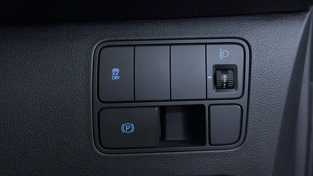 2023 Hyundai Staria Staria, Automatic, 81037 km, Utility Switches/Buttons