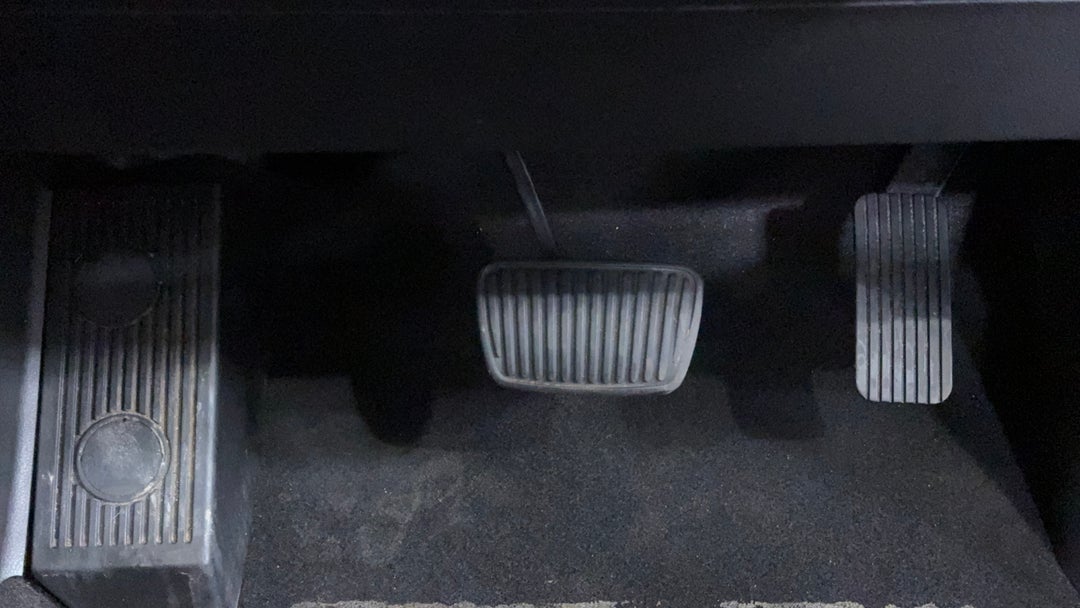 2023 Hyundai Staria Staria, Automatic, 81037 km, Pedals and Footmat