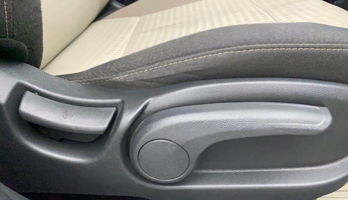 2019 Hyundai Elite i20 ASTA 1.2 (O), Petrol, Manual, 31,378 km, Driver Side Adjustment Panel