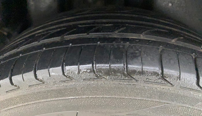 2016 Volkswagen Polo HIGHLINE1.2L, Petrol, Manual, 92,250 km, Right Rear Tyre Tread