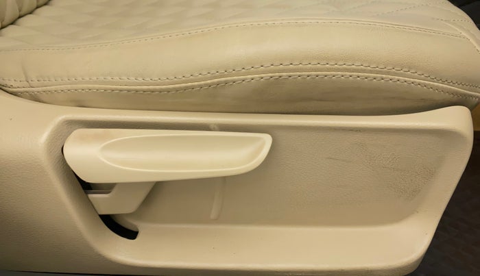 2016 Volkswagen Polo HIGHLINE1.2L, Petrol, Manual, 92,250 km, Driver Side Adjustment Panel