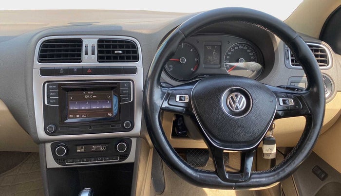 2017 Volkswagen Vento HIGHLINE PLUS 1.5 AT 16 ALLOY, Diesel, Automatic, 96,611 km, Steering Wheel Close Up