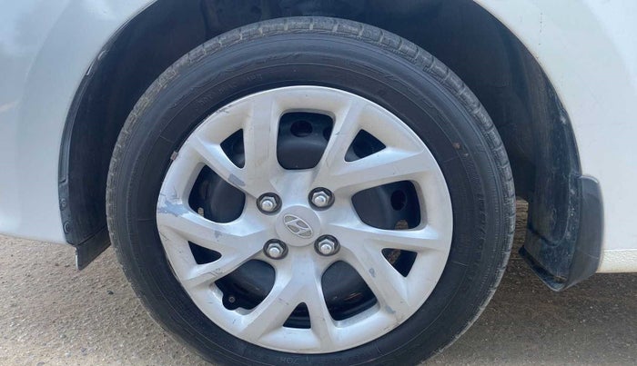 2018 Hyundai Grand i10 SPORTZ 1.2 KAPPA VTVT, Petrol, Manual, 40,832 km, Left front tyre - Minor Bulge < 0.5 inch (End to end measurement)