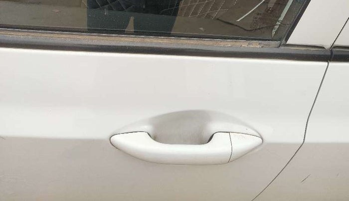 2018 Hyundai Grand i10 SPORTZ 1.2 KAPPA VTVT, Petrol, Manual, 40,832 km, Front passenger door - Weather strip has minor damage