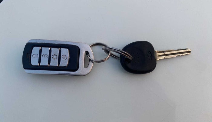 2013 Hyundai i10 SPORTZ 1.2, Petrol, Manual, 66,749 km, Key Close Up
