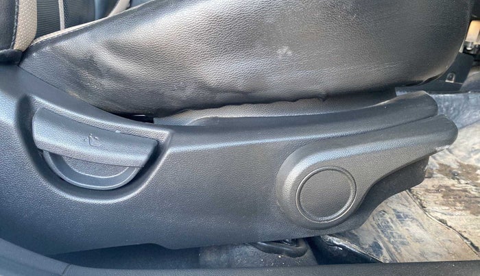 2019 Hyundai Grand i10 ASTA 1.2 KAPPA VTVT, Petrol, Manual, 23,324 km, Driver Side Adjustment Panel