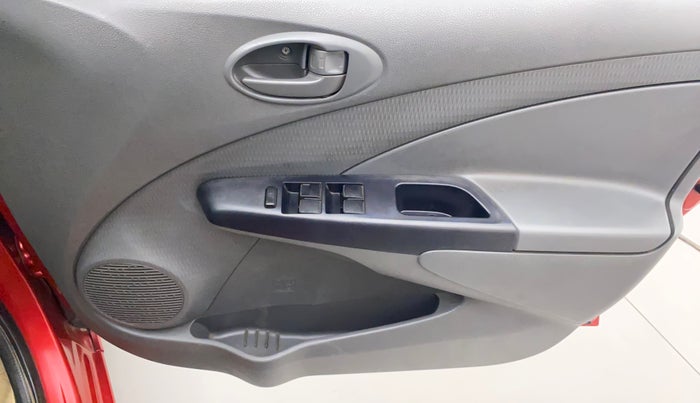 2013 Toyota Etios Liva G, Petrol, Manual, 87,572 km, Driver Side Door Panels Control