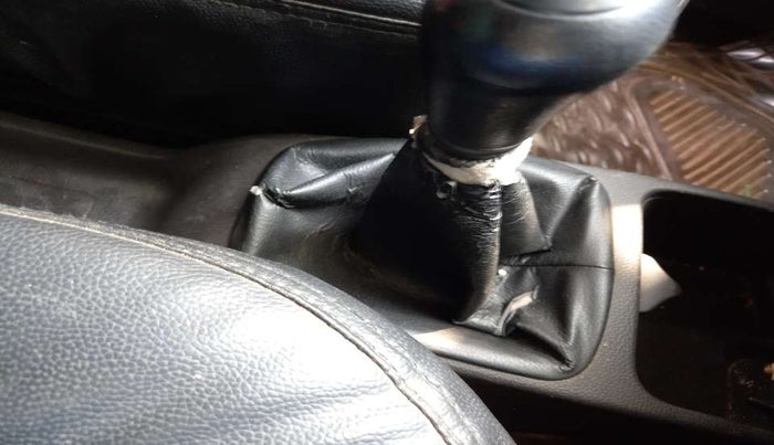 2012 Hyundai Eon ERA +, Petrol, Manual, 65,238 km, Gear lever - Boot cover slightly torn