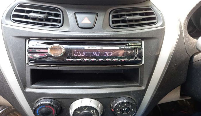 2012 Hyundai Eon ERA +, Petrol, Manual, 65,238 km, Infotainment system - AM/FM Radio - Not Working