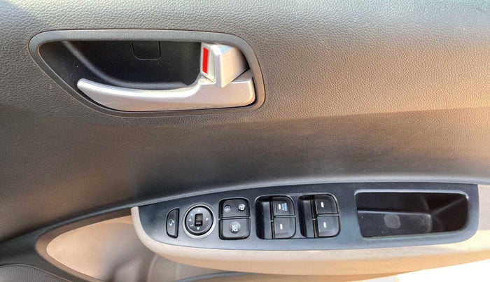2018 Hyundai Grand i10 SPORTZ 1.2 KAPPA VTVT, Petrol, Manual, 20,254 km, Driver Side Door Panels Control