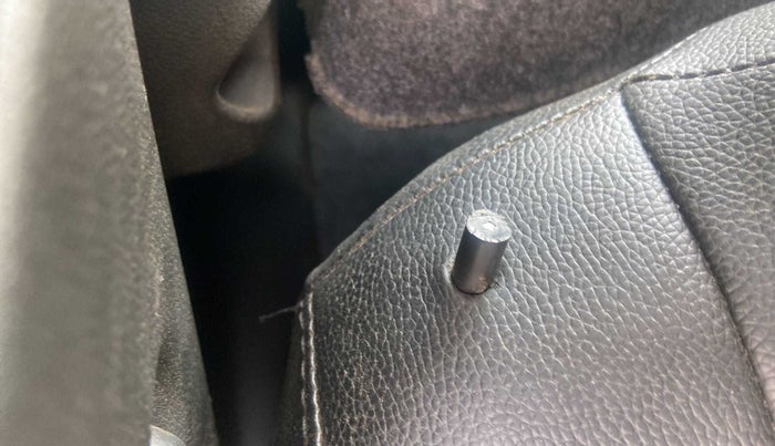 2019 Maruti Alto VXI, Petrol, Manual, 18,611 km, Second-row right seat - Seat adjuster lever broken but working