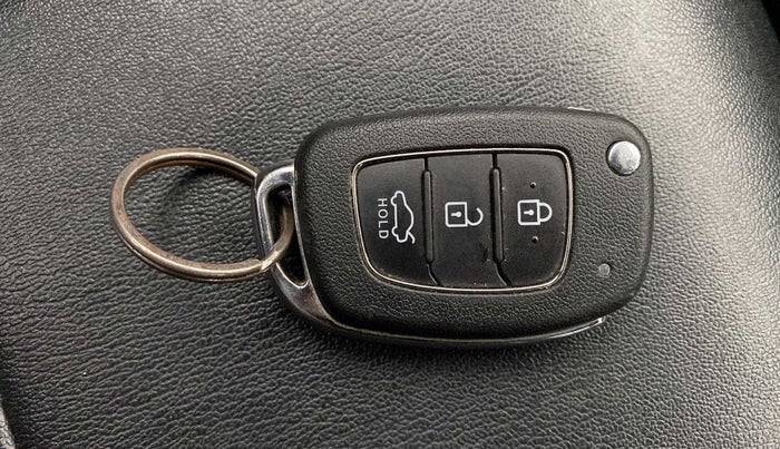 2019 Hyundai GRAND I10 NIOS SPORTZ AMT 1.2 KAPPA VTVT, Petrol, Automatic, 52,699 km, Key Close Up