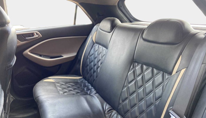 2015 Hyundai Elite i20 SPORTZ 1.4 CRDI, Diesel, Manual, 64,562 km, Right Side Rear Door Cabin