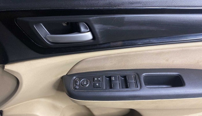 2020 Honda Amaze 1.5L I-DTEC S, Diesel, Manual, 45,408 km, Driver Side Door Panels Control