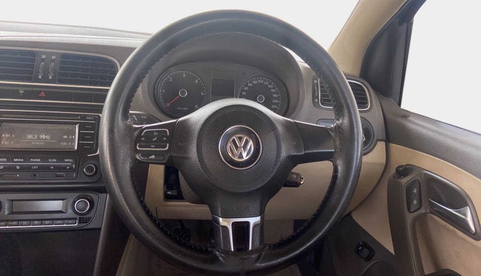 2014 Volkswagen Vento HIGHLINE DIESEL 1.6, Diesel, Manual, 1,05,713 km, Steering Wheel Close Up